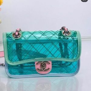 Channel flap bag transparent